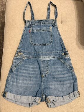 Girl’s Levi’s Shorts Overalls